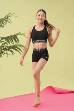 Flex Crossover Shorts -Quatro Clothing Shop Flex 20Crossover 20Shorts 20Product 20Page 20Lifestyle 203 1